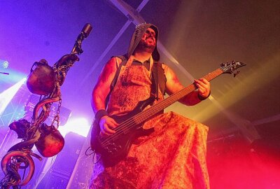 Metal-Fans heiß auf Party am Hauptmannsgrüner Mühlteich - Die skurrilen Outfits der Bands sorgen immer wieder für Aufsehen. Foto: Thomas Voigt Archiv