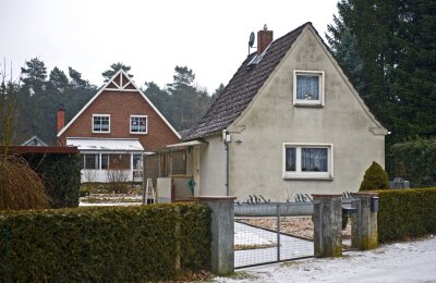 Mieten oder kaufen? Wann sich ein Hauskauf lohnt - Der Sanierungsaufwand bei älteren Häusern kann teuer werden.