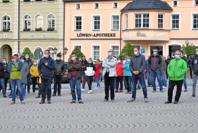 Ministerpräsident spricht heute mit Gewerbetreibenden und Vereinsvertreten in Zwönitz - In Zwönitz hat es gestern eine Versammlung auf dem Marktplatz gegeben. Foto: Ralf Wendland