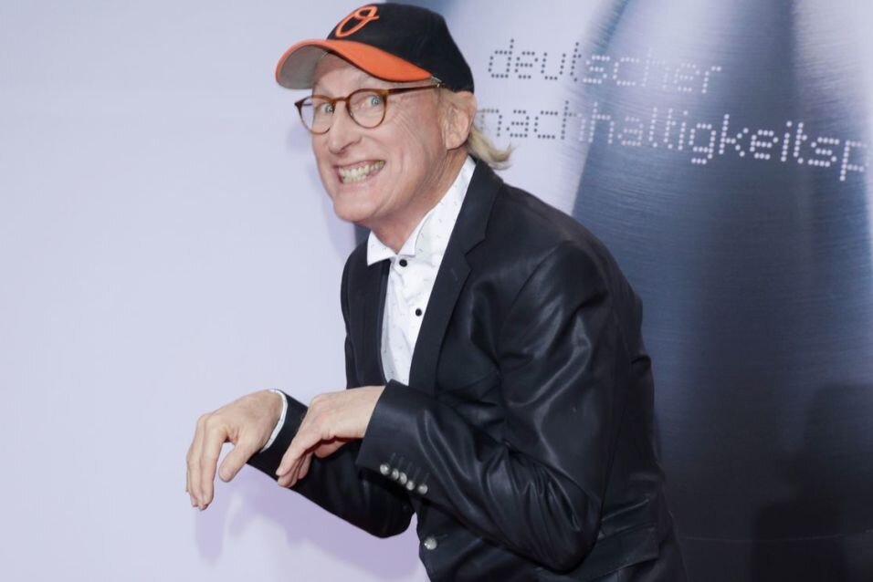 Mit 74 Jahren: Otto Waalkes stürmt mit "Friesenjung" die Charts - Mit 74 Jahren stürmt Otto Waalkes die deutschen Charts. 