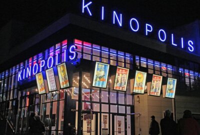 Mittelsachsens größtes Kino mit Startprogramm - Im Freiberger Kinopolis gehen die Lichter wieder an. Foto: Wieland Josch