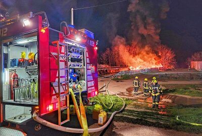 Mittweidaer Kameraden ziehen Bílanz: Zwei große Brände stehen zu Buche - Bei dem Brand auf dem Gelände der Agrargenossenschaft. Foto: FFW Mittweida