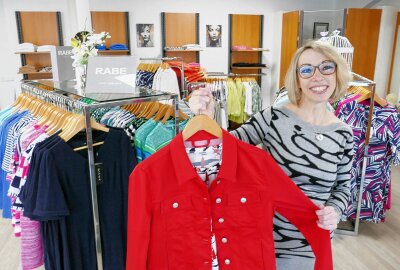 "Mode-Eck" bereichert den Zschopauer Markt - Aus der Mitarbeiterin Claudia Schulz ist eine Unternehmerin geworden. Foto: Andreas Bauer