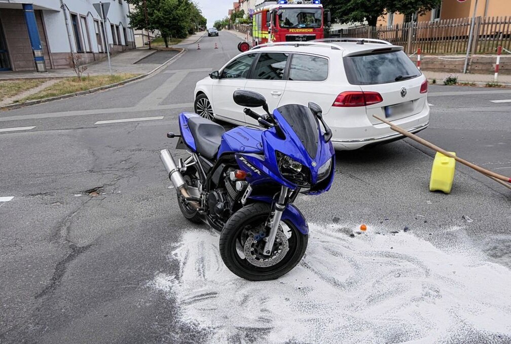 In Grimma kam es heute zu einem Unfall, bei dem ein Motorradfahrer schwer verletzt wurde. Foto: Sören Müller