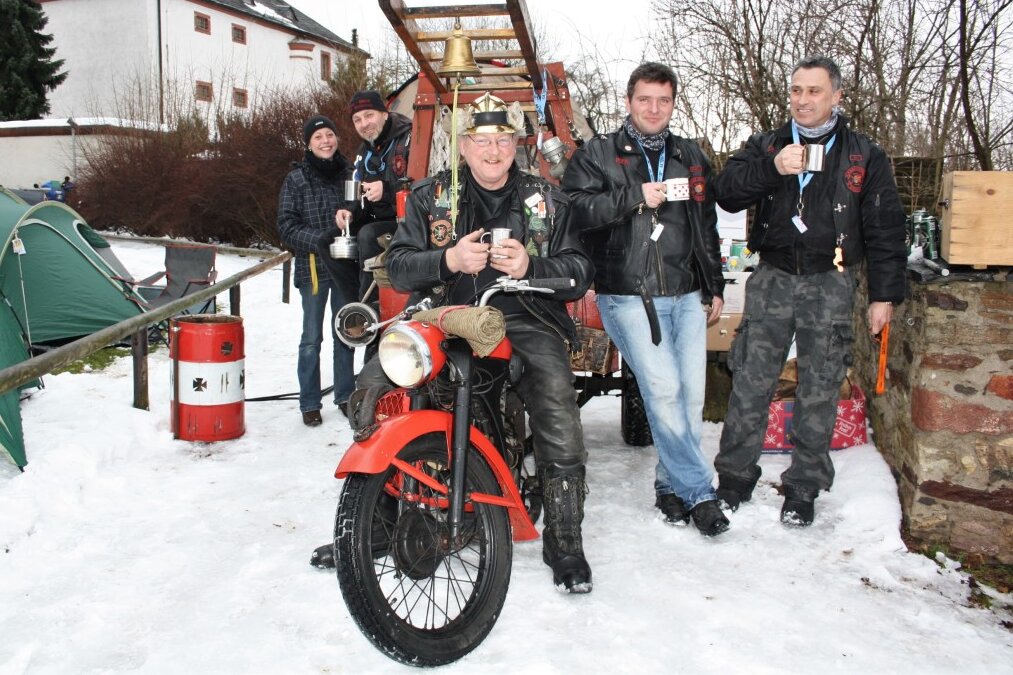 Motorradfans treffen sich in Augustusburg - Zum Wintertreffen werden wieder viele Gäste, wie hier einst aus Rübenau, erwartet. Foto: Knut Berger