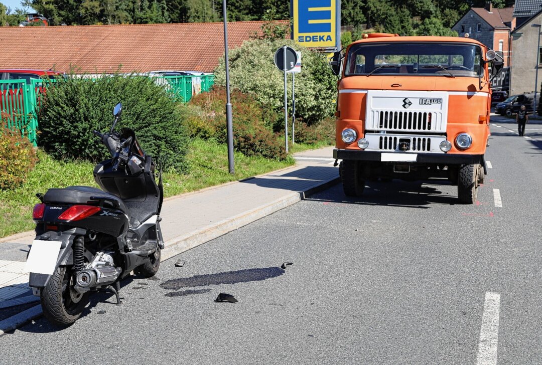 Motorradunfall in Schönheide -Rettungshubschrauber im Einsatz - Unfall in Schönheide. Foto: Niko Mutschmann