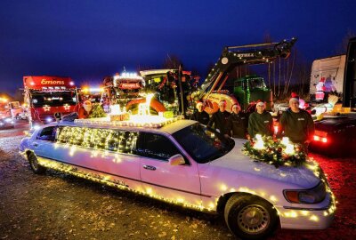 Mülsen: Zauberhafte Lichterfahrt sorgt für Weihnachtsstimmung - Bezaubernde Lichterfahrt stimmt auf Weihnachten ein. Foto: Andreas Kretschel