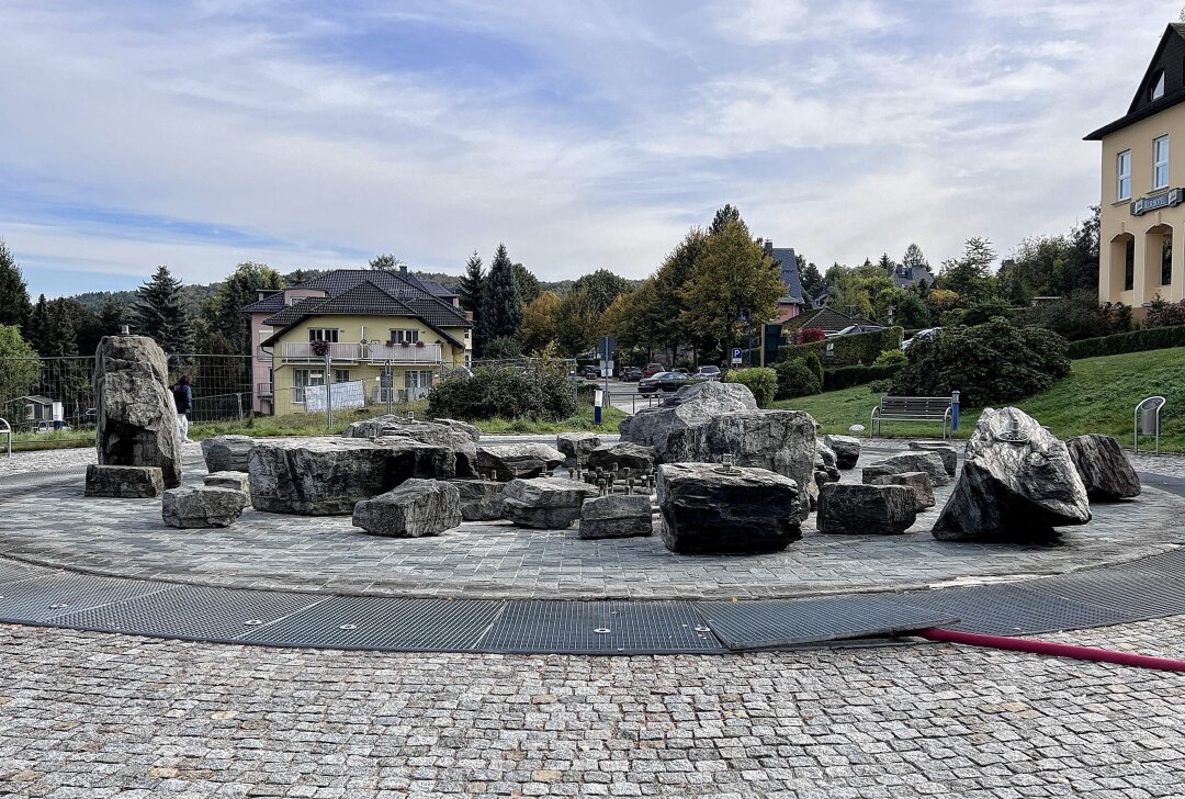 Musikbrunnen in Bad-Schlema wird saniert - Der Musikbrunnen in Bad Schlema wird saniert. Foto: Ralf Wendland