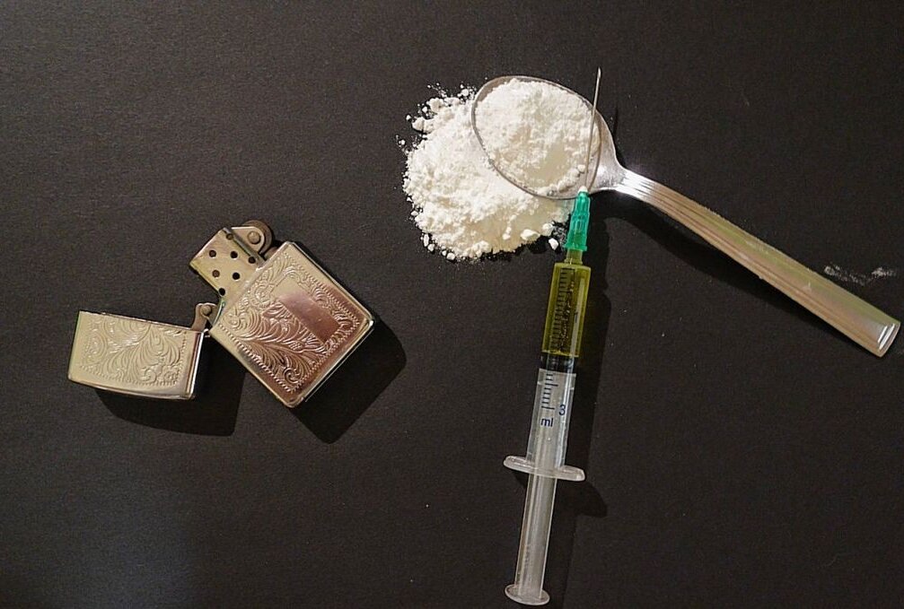 Mutmaßlicher Drogendealer nach Verfolgungsfahrt festgenommen - Symbolbild. Foto: Pixabay