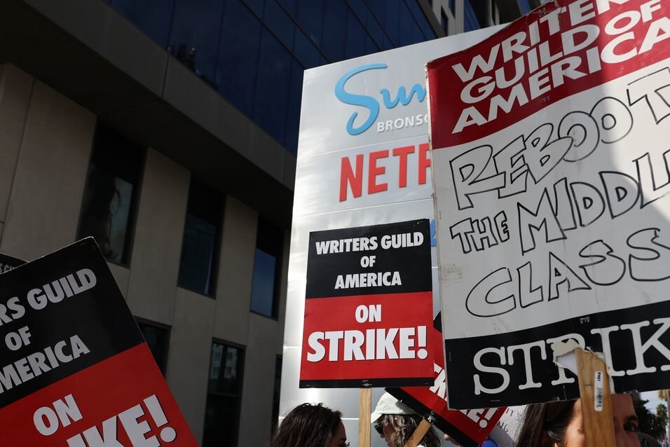 Nach 148 Tagen: Drehbuchautoren-Streik in Hollywood ist vorbei - Der WGA-Streik in Hollywood ist nun offiziell beendet. Im Oktober wird die endgültige Ratifizierungsabstimmung stattfinden.
