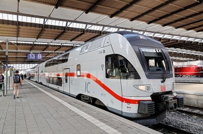Nach 16 Jahren fährt wieder ein Intercity vom Hauptbahnhof - Nach 16 Jahren fährt vom Chemnitzer Hauptbahnhof wieder ein Intercity in Richtung Ostsee. Foto: Harry Härtel