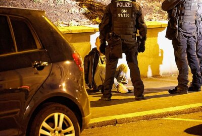 Nach Bedrohung mit Schusswaffe: Polizei nimmt Mann in Chemnitz fest - Der Verdächtige wurde festgehalten. Foto: Harry Härtel