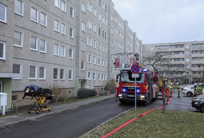 Nach Brand in Gebäudekomplex: Wohnung unbewohnbar - In Dresden kam es in einem Gebäudekomplex zu einem Wohnungsbrand. Foto: Roland Halkasch