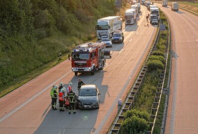 Nach Crash auf der A17: LKW-Fahrer flüchtet vom Unfallort - Auf der A17 kam es am Dienstagabend zu einem Unfall zwischen einem PKW und einem LKW. Foto: Roland Halkasch
