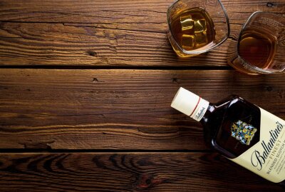 Nach dem Whisky folgt der Krimi: Spannende Aktionen auf Schloss Waldenburg - Das Schloss Waldenburg bietet ab März spannende Aktionen - so auch ein Whisky Tasting. Symbolbild: Pexels