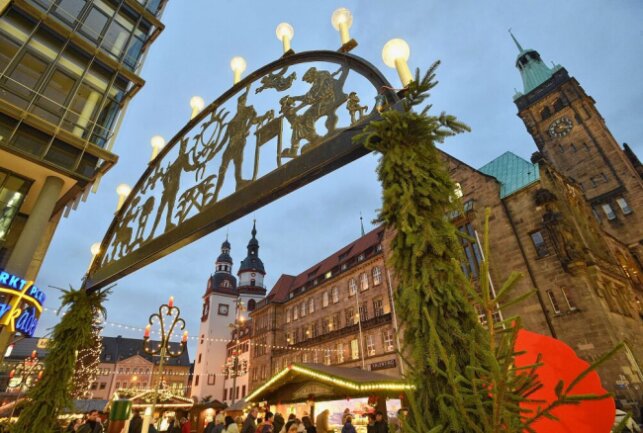 Nach drei Jahren endlich wieder Weihnachtsmarkt in Chemnitz - Der Chemnitzer Weihnachtsmarkt soll in diesem Jahr stattfinden. Foto: Andreas Seidel / Archiv