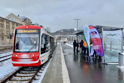 Nach drei Jahren: Züge von Chemnitz nach Aue rollen bald wieder - Die C13, die bislang von Burgstädt bis Chemnitz-Technopark fährt, rollt ab dem 29. Januar weiter bis Aue im Stundentakt. Foto: VMS