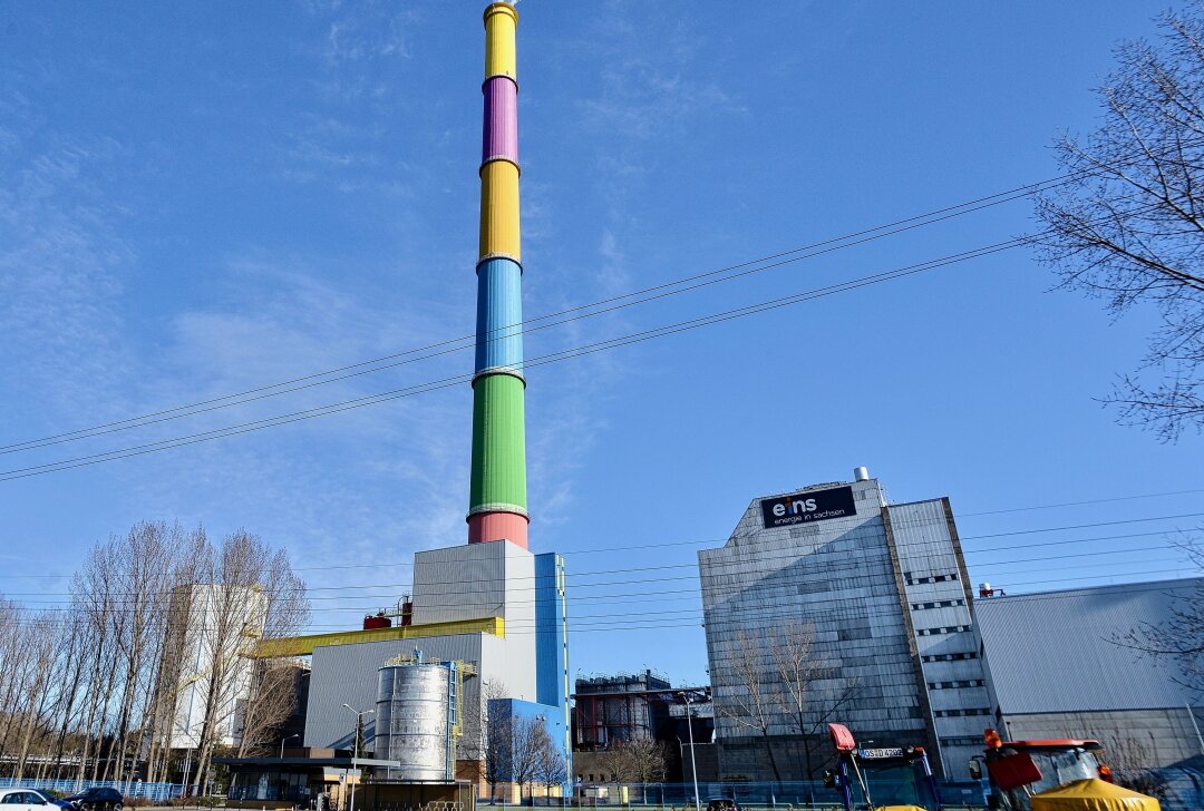 Nach Ende des Kohlekraftwerks: Wird in Chemnitz nun ein Müllkraftwerk gebaut? - Der Schornstein hat ausgeraucht. Wird in der Nachbarschaft ein Müllkraftwerk gebaut? Foto: Steffi Hofmann