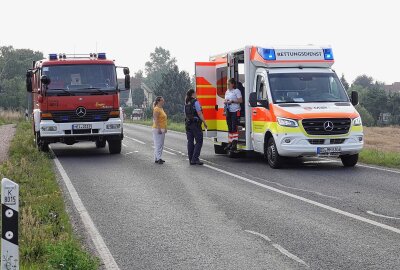 Nach schwerem Crash: Motorradfahrer im Krankenhaus verstorben - Am Freitagmorgen ist es in Coswig zu einem schweren Verkehrsunfall gekommen, bei dem ein Motorradfahrer sogar reanimiert werden musste. Foto: Roland Halkasch