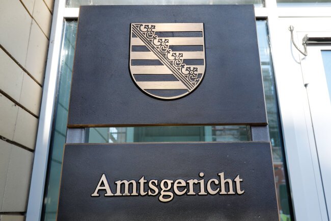 Symbolbild: Das Amtsgericht Zwickau erließ am Donnerstag Haftbefehl gegen den 18-Jährigen.