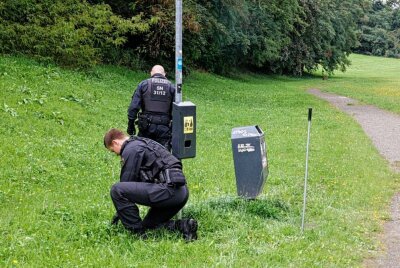 Nach Überfall in Chemnitzer Stadtpark: Neue Erkenntnisse wenden das Blatt - Im Chemnitzer Stadtpark wurde eine Person überfallen, die Kriminalpolizei nahm die Ermittlungen auf. Foto: Harry Härtel
