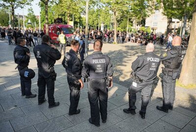 Nach Urteil gegen Lina-E.: Spontane Demonstration in Dresden - Nachdem Urteil gegen Lina E. kommt es in Dresden zu einer spontanen Demonstration. Foto: xcitepress