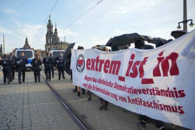 Nachdem Urteil gegen Lina E. kommt es in Dresden zu einer spontanen Demonstration. Foto: xcitepress
