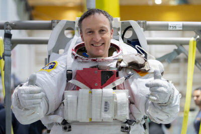 Matthias Maurer beim Unterwassertraining bei der NASA 2019.