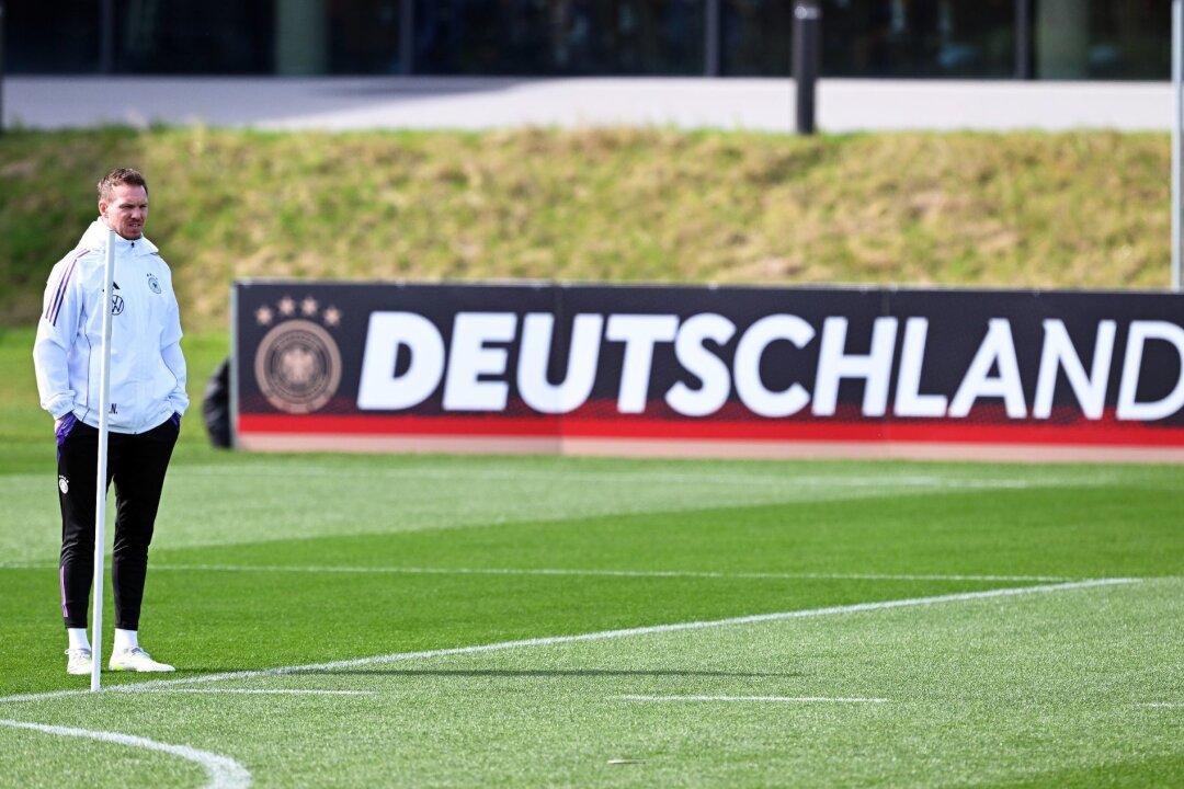 Nagelsmann ruft Motto aus: "Wir kicken" als EM-Mutmacher - Bundestrainer Julian Nagelsmann bereitet sein Team auf das Testspiel gegen Frankreich vor.