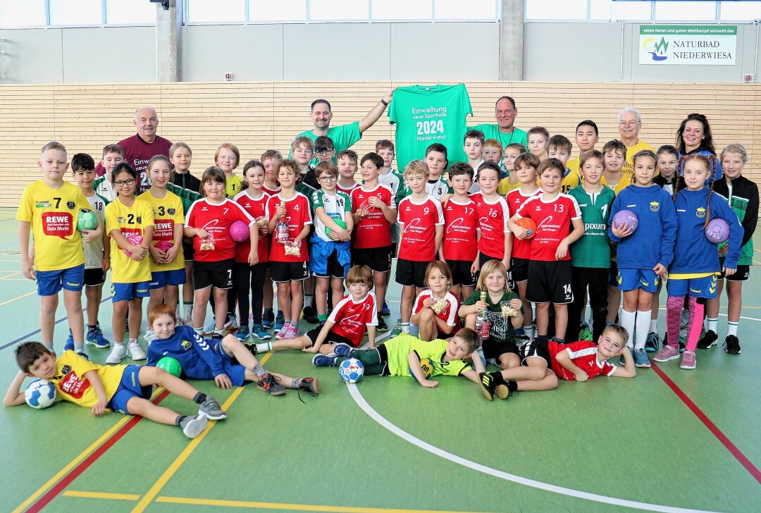 Neue Sporthalle: Handballer in Niederwiesa hoffen auf Zuwachs - Auch bei den Handballern ist die Freude über die neue Sporthalle in Niederwiesa groß. Foto: Knut Berger
