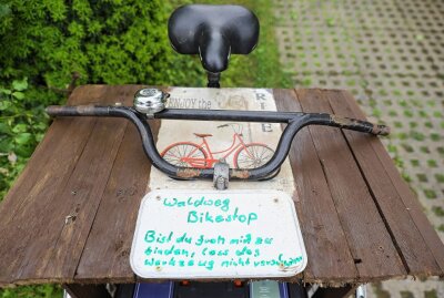 Neuer Bikestop in Schlettau hilft Radlern im Falle eines Falles - Bikestop in Schlettau eröffnet. Foto: Thomas Fritzsch/PhotoERZ