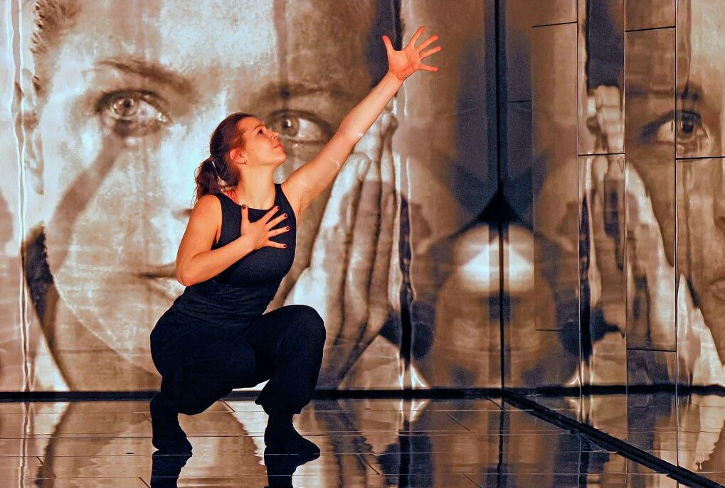 Neues Stück im Vogtlandtheater zeigt starke Frauen mit Visionen - Im Vogtlandtheater wird ein neues Tanzstück aufgeführt. Foto: Thomas Voigt