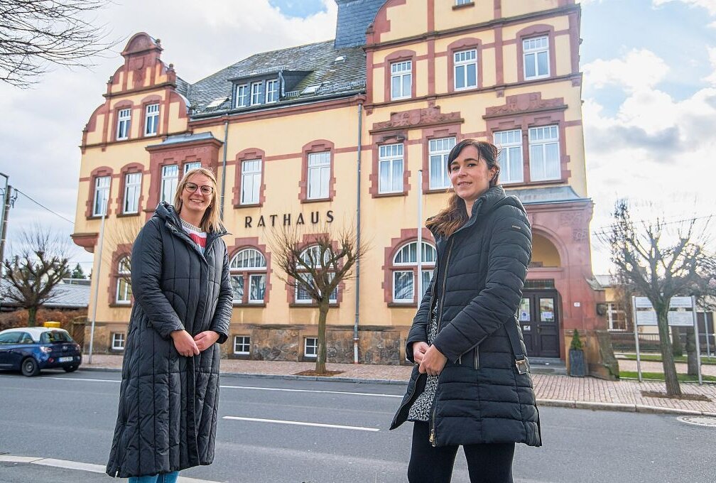 Patricia Jäckle (l.) und Mandy Kühne (r.) kümmern sich zukünftig um den Bereich Querschnittsaufgaben.Foto: ERZ-Foto/Georg Ulrich Dostmann