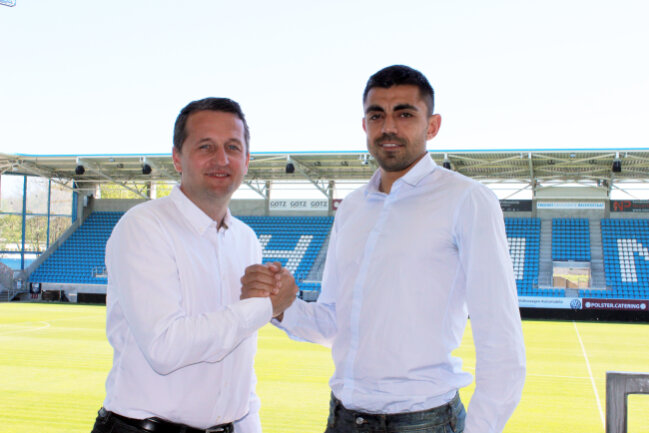 Der bulgarische Mittelfeldspieler Georgi Sarmov wird in der kommenden Saison im himmelblauen Trikot auflaufen. 