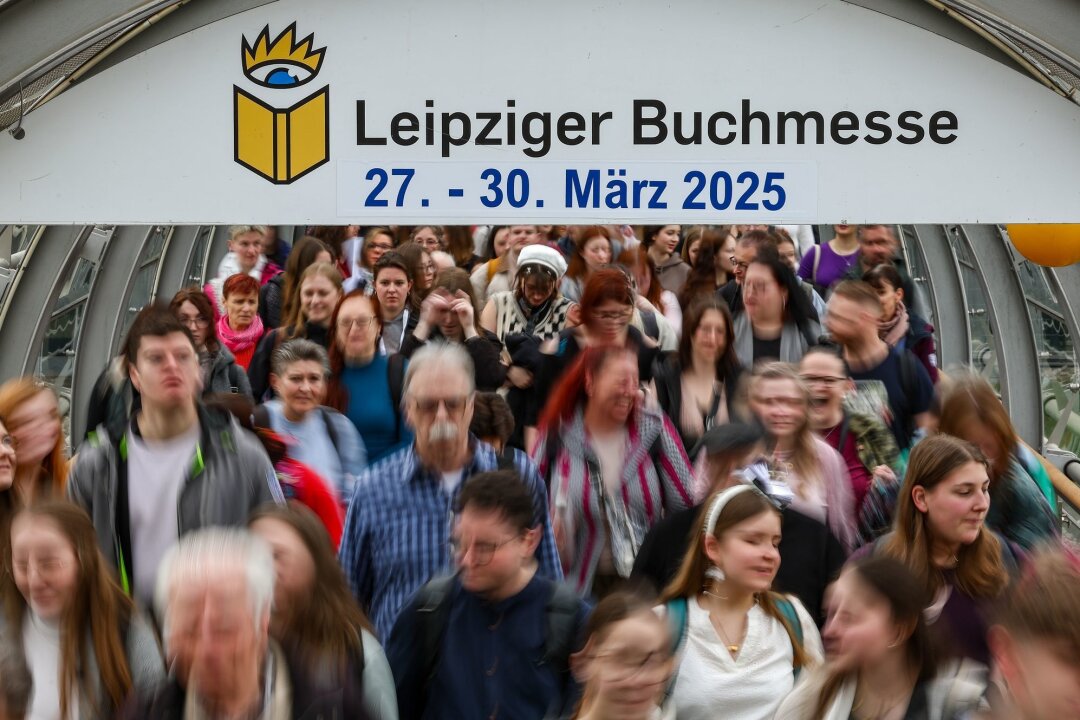 Niederlande und Flandern eröffnen als Gastland in Leipzig - Die ersten Besucher strömen auf die Leipziger Buchmesse.