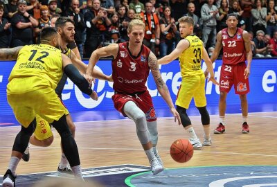 Niners siegen im Endspurt-Krimi gegen Baskets Oldenburg - Die Niners Chemnitz besiegen die Baskets Oldenburg. Peggy Schellenberger