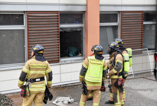 Notaufnahme in Stollberg nach Brand geschlossen - Bei dem Brand werden zwei Menschen verletzt. Foto: B&S