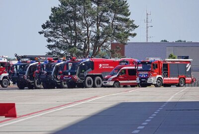 Notfallübung am Dresdener Flughafen: 180 Einsatzkräfte vor Ort - Heute simulierten am Flughafen Dresden Einsatzkräfte eine Notlage. Foto: Roland Halkasch
