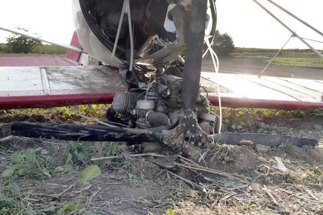 Notlandung in Seelitz: 76-jähriger Pilot rettet die Situation! - 