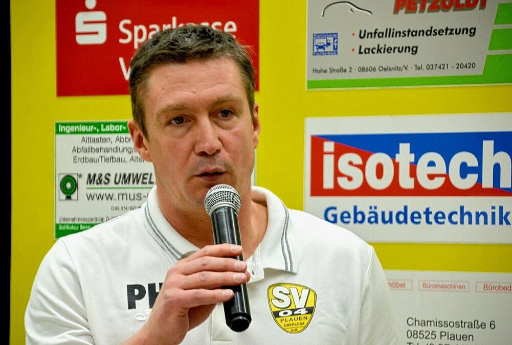 Oberlosa startet in starker Staffel in die 3. Liga - Im Bild Cheftrainer Petr Hazl vom SV 04 Plauen-Oberlosa. Foto: Karsten Repert/Archiv