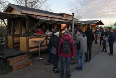 Oelsnitzer Wintermarkt öffnet heute noch einmal die Tore - Der Oelsnitzer Wintermarkt im Bürger- und Familienpark öffnet auch heute noch einmal die Tore. Foto: Ralf Wendland