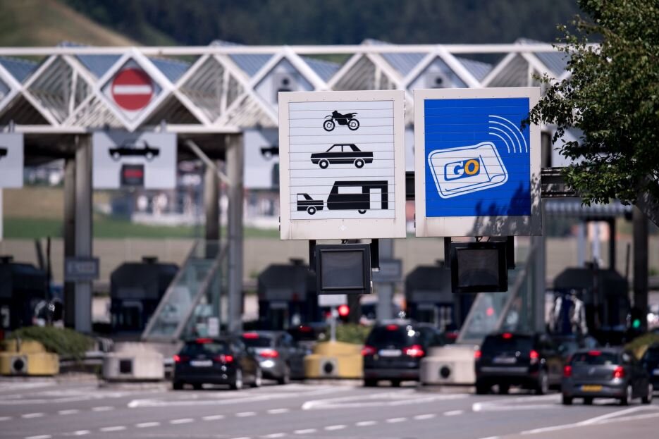 Österreich: Mit digitaler Maut Staus entgehen - Ist die digitale Maut gebucht, ist auf einigen Autobahnen in Österreich kein Halt an den Mautstellen erforderlich.