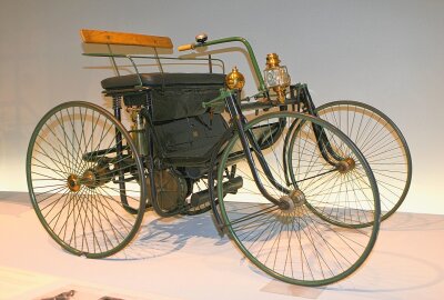 Ohne ihn wäre Motorsport undenkbar: Zum 190. Geburtstag von Gottlieb Daimler - Daimler Moto-Quadricycle "Stahlradwagen" von 1889. Foto: Thorsten Horn
