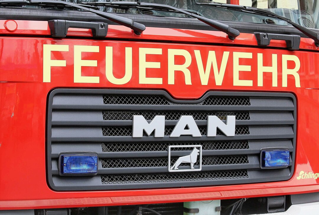 Olbernhau: Brand in Mehrfamilienhaus - Bewohner evakuiert - Symbolbild. Foto: Ralph Köhler/Propicture