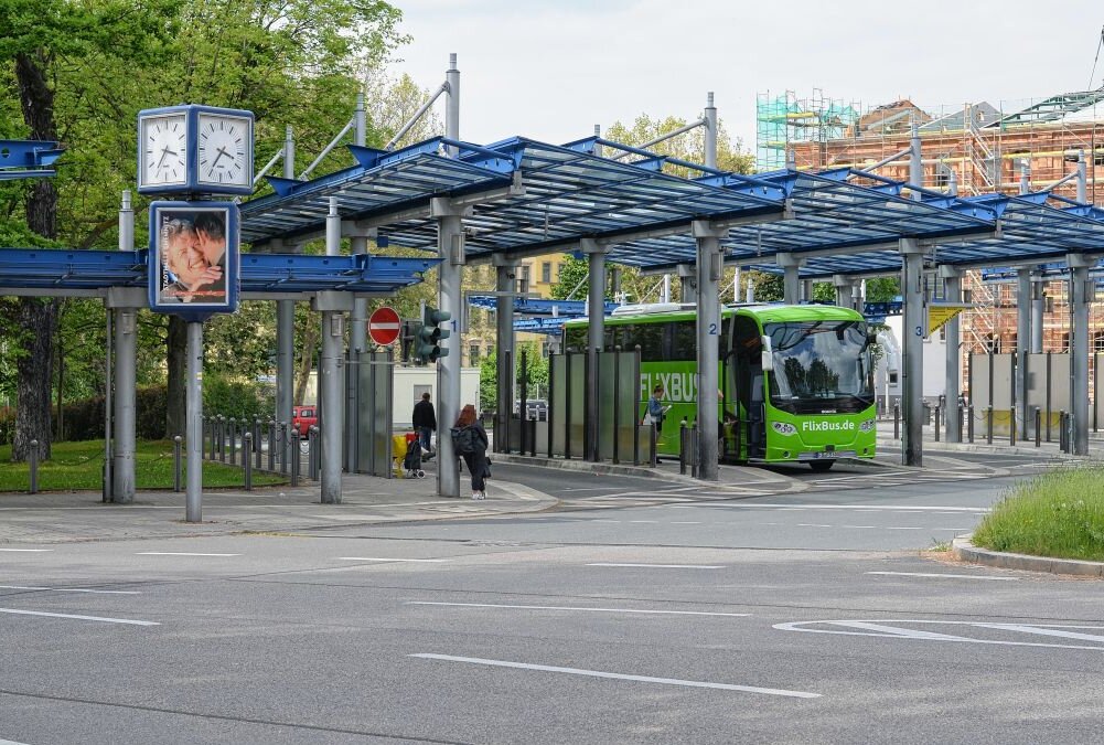 Omnibusbahnhof: Geldgeber will 2025 keine Baustelle vor dem Hauptbahnhof - Foto: Thomas Schmotz
