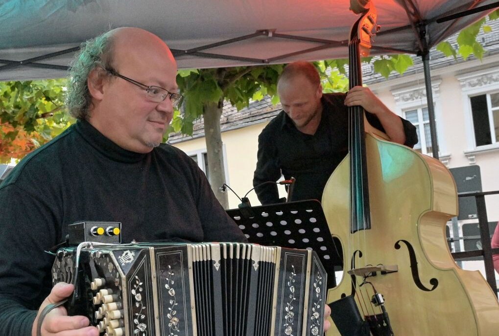 Open-Air-Event heute in Schneeberg - Jürgen Karthe (li.) ist heute erneut in Schneeberg zur Tangonacht zu Gast. Foto: Ralf Wendland