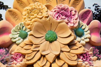 Oskarshausen wird zu Osterhausen: Neue Osteraktionen und Sandskulpturen laden ein - Die Ausstellung "Blütenwunder" ist in Oskarshausen vom 15. März bis 25. Mai geöffnet.