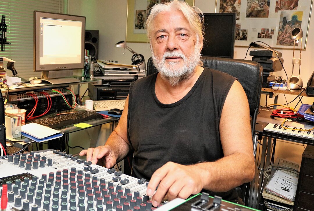 Ostdeutsche Elektronik-Rock-Legende kommt nach Frankenberg - Paule Fuchs ist oft in seinem Studio tätig. Foto: Knut Berger