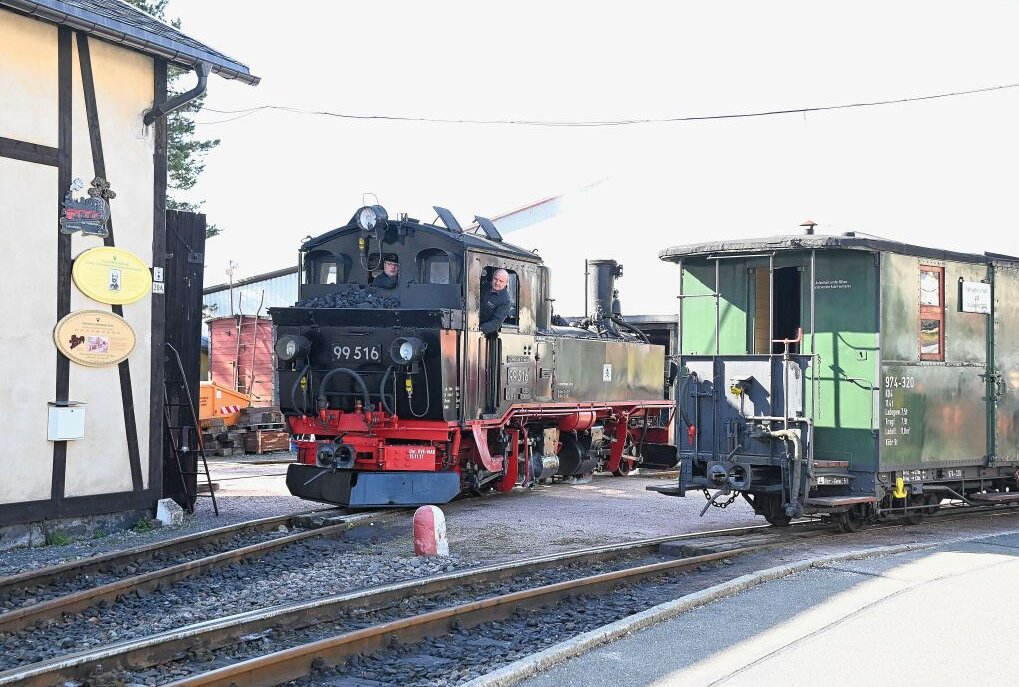 Die Museumsbahn Schönheide lädt heute noch einmal zu den Osterfahrten ein - los geht's am Bahnhof Schönheide. Foto: Ramona Schwabe
