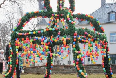 Osterkrone in Zöblitz steht wieder - Jedes Jahr zur Osterzeit wird in Zöblitz die Krone aufgestellt.Foto: Jana Kretzschmann